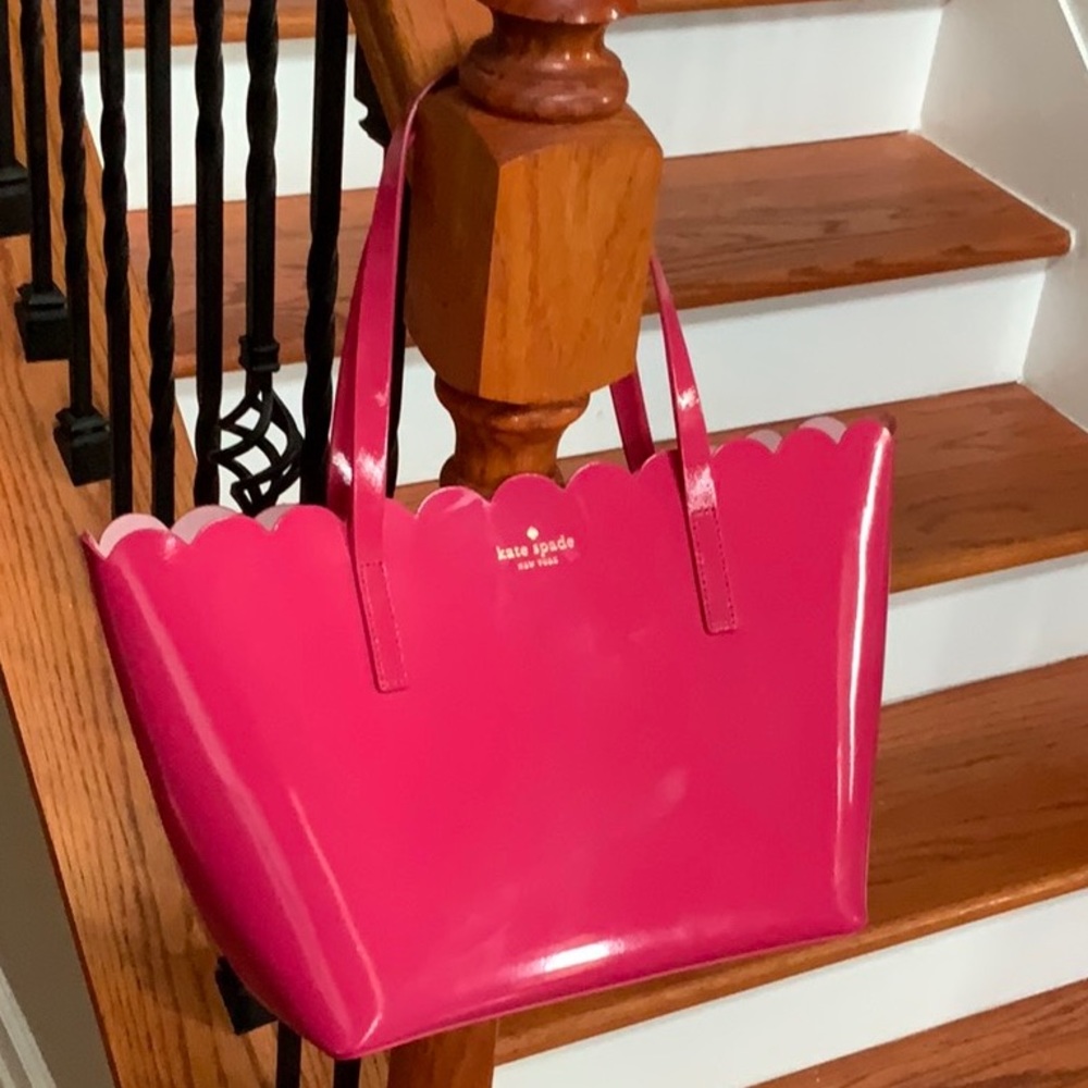 ♠️Kate Spade Lily Avenue Carrigan scalloped bag♠️